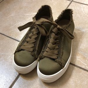 Steve Madden sneakers